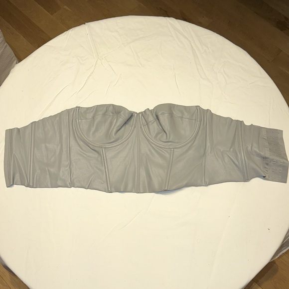 Skims Silver Set 

Strapless Corset -L
Flare bottom- L 

Can buy separate. - Picture 2 of 3